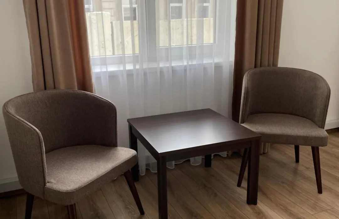 Leo Rooms-1